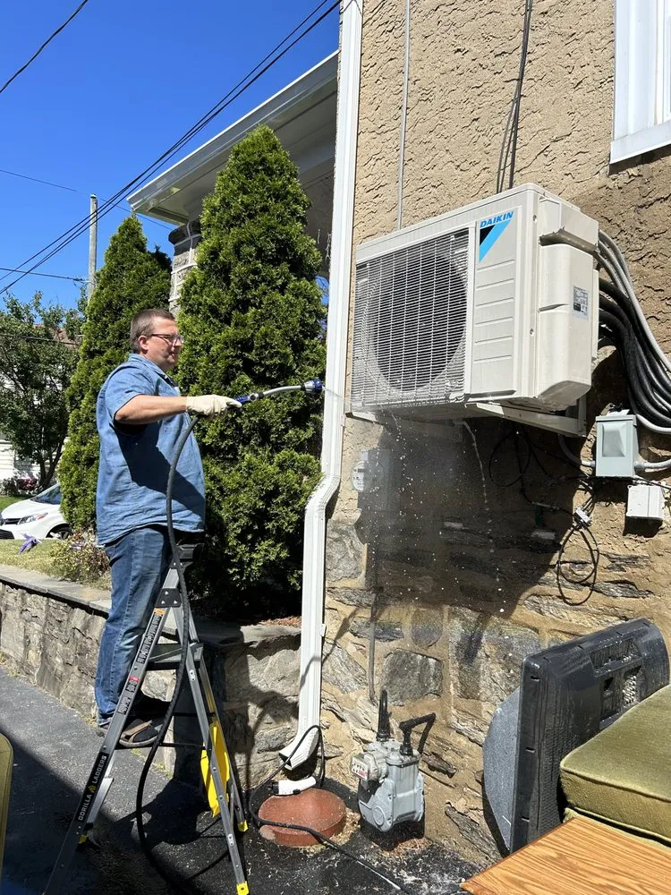 Slide of Goldstar Heating & Cooling