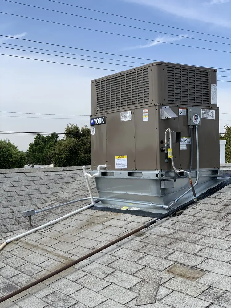 Slide of GOMEZ Air Conditioning