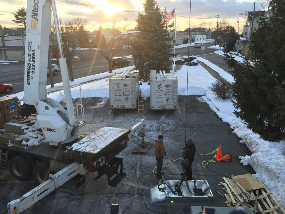 Slide of Great White Mechanical