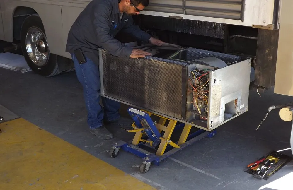 Slide of Green Tree Heating & Cooling - Newark