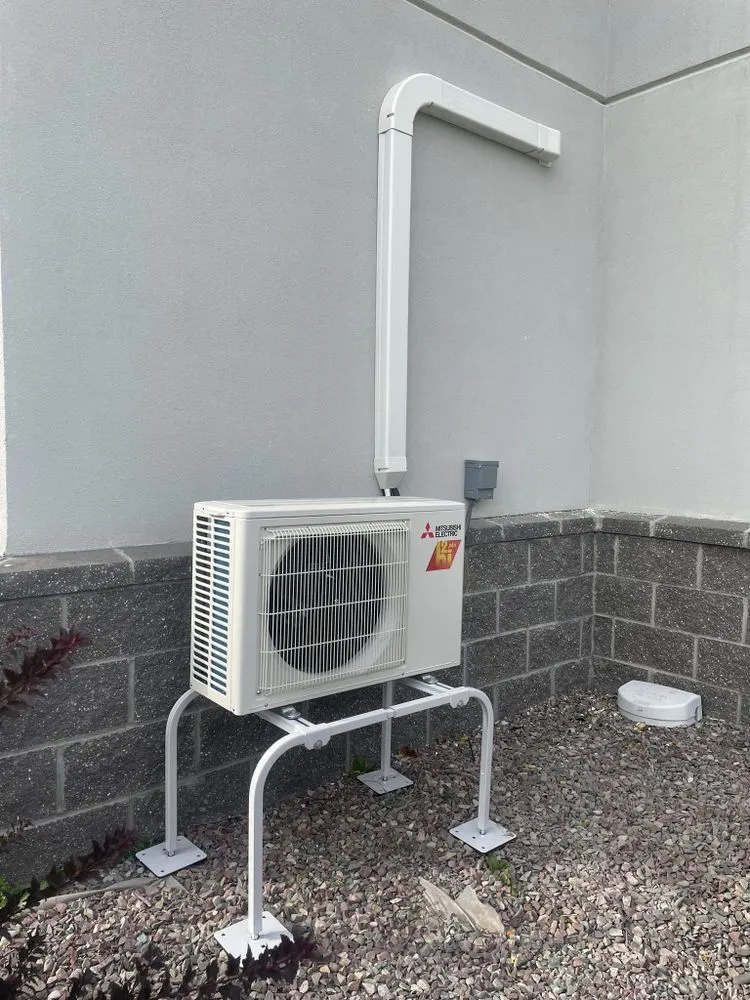 Slide of Grizzly Air