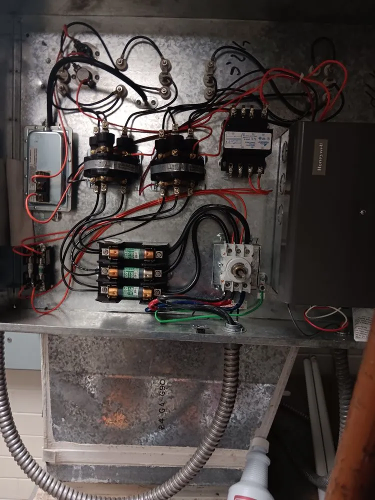 Slide of Gwen Handyman Services