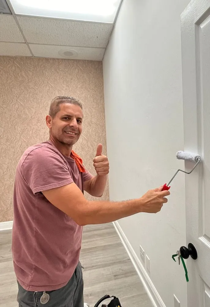 Slide of Handy Jorge