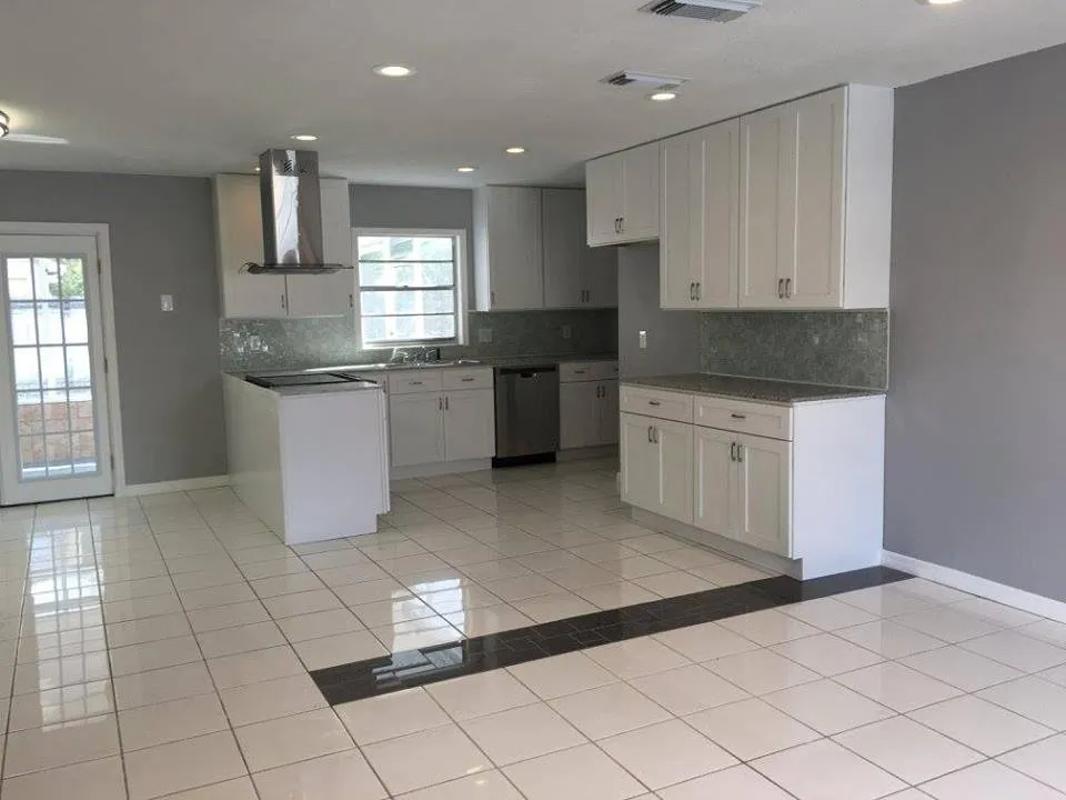 Slide of Handy Orlando