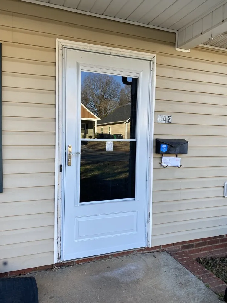 Slide of Handyman CLT