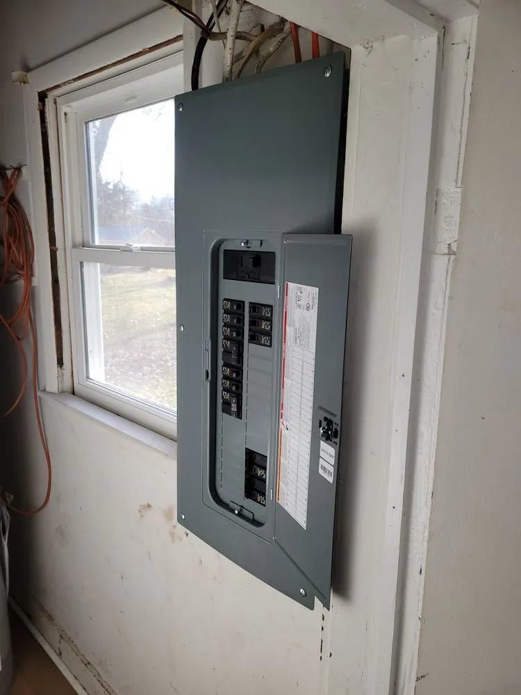 Slide of Handyman Kyle Duffey