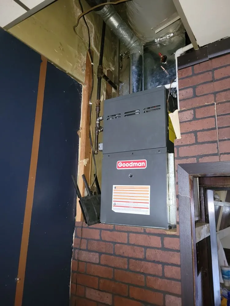 Slide of Handyman Kyle Duffey