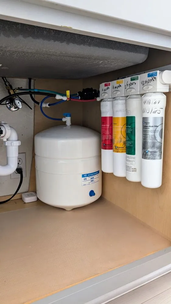 Slide of HandyMax Solutions