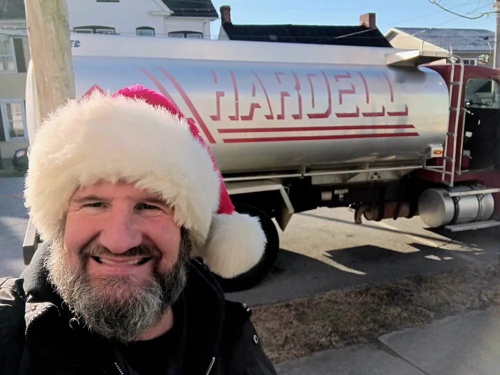 Slide of Hardell Services