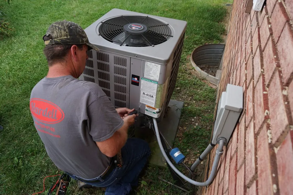 Slide of Hardell Services