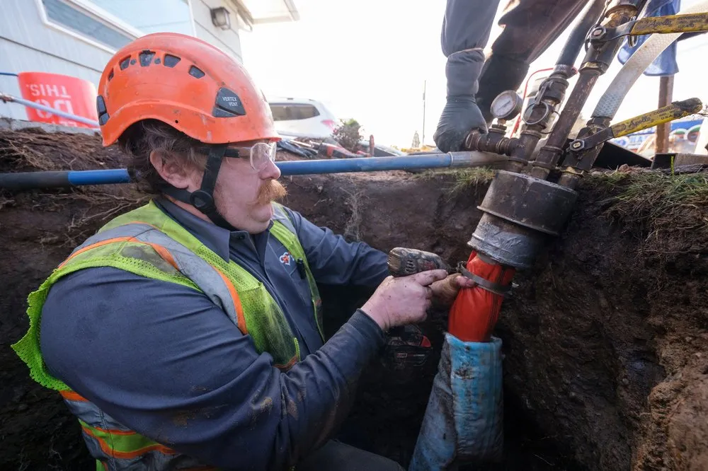 Slide of Harts Plumbers, Electricians, & HVAC Technicians