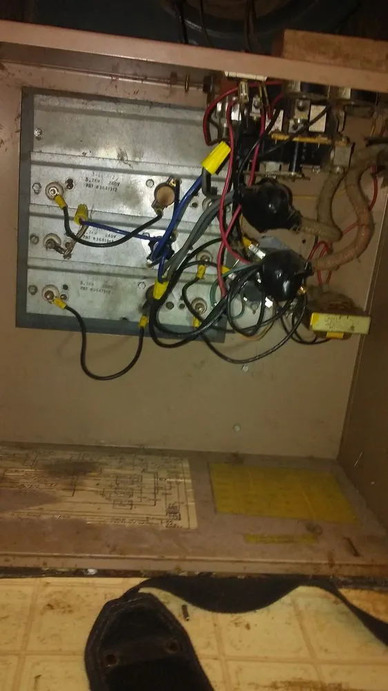 Slide of Heat & Cool Comfort Experts