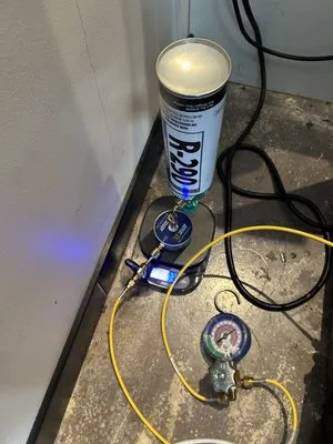 Heat Cool Solutions Pro Logo