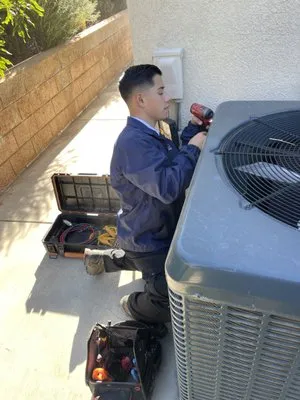 Henley's Plumbing & Air Logo