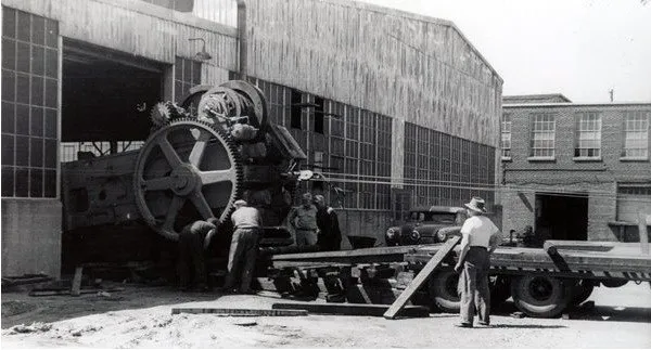 Slide of Hennes Services