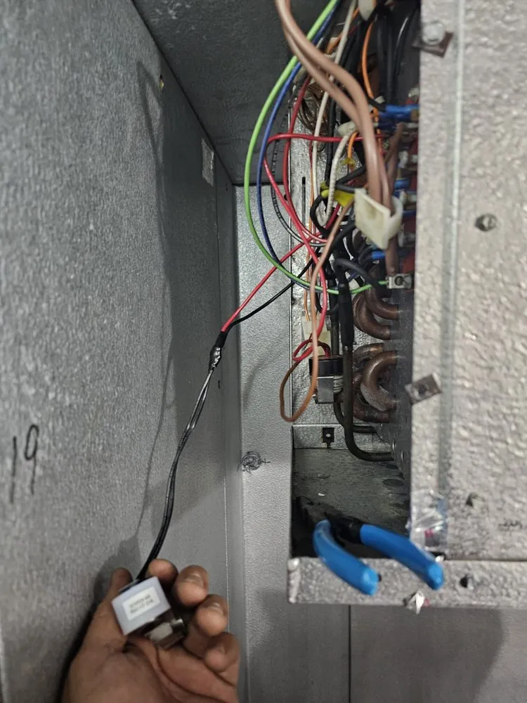 Slide of Henry Refrigeration & Air HVAC