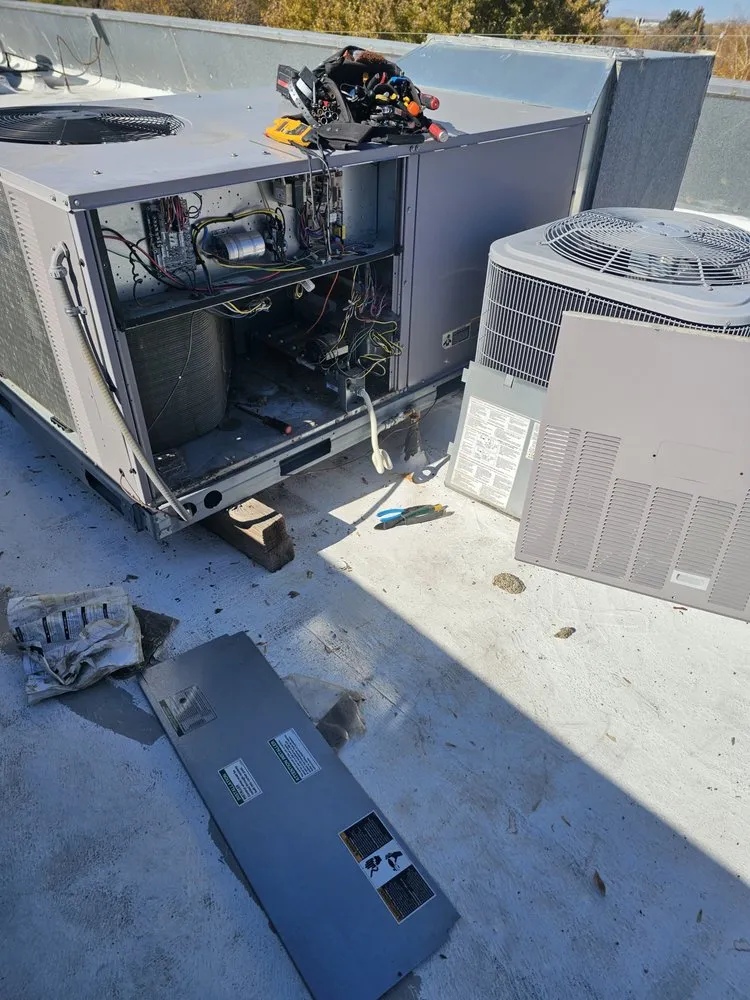 Slide of Henry Refrigeration & Air HVAC