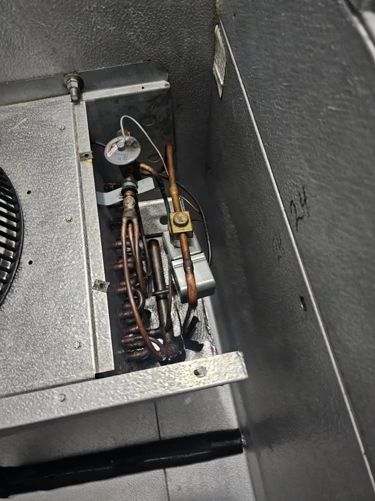 Slide of Henry Refrigeration & Air HVAC