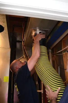 Henry's Duct Cleaning Logo