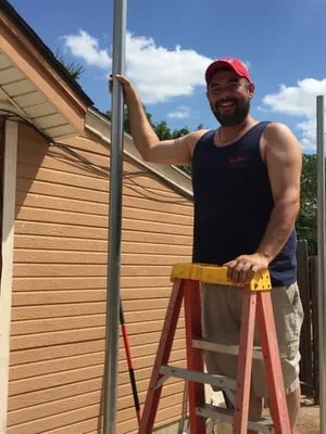 Henslee's Plumbing Heating and Air Logo