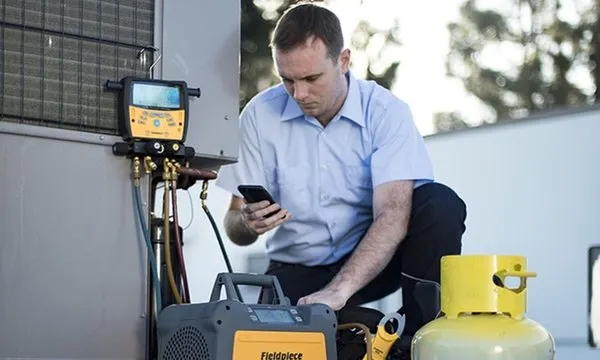 Here And Now Air Conditioning Logo