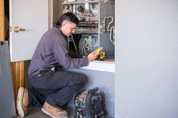 Hi Tech heating and cooling Logo