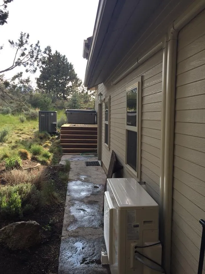 Slide of High Desert Mechanical