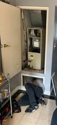 High Performance Mechanical Logo