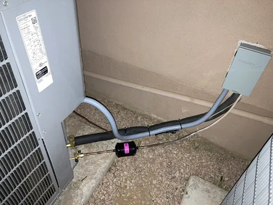 Holmes In Homes Logo