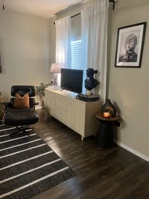 Home Fixers And Decor Team Logo