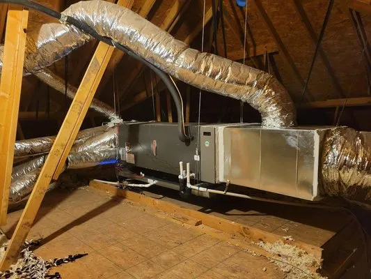 Hometown Breeze Logo