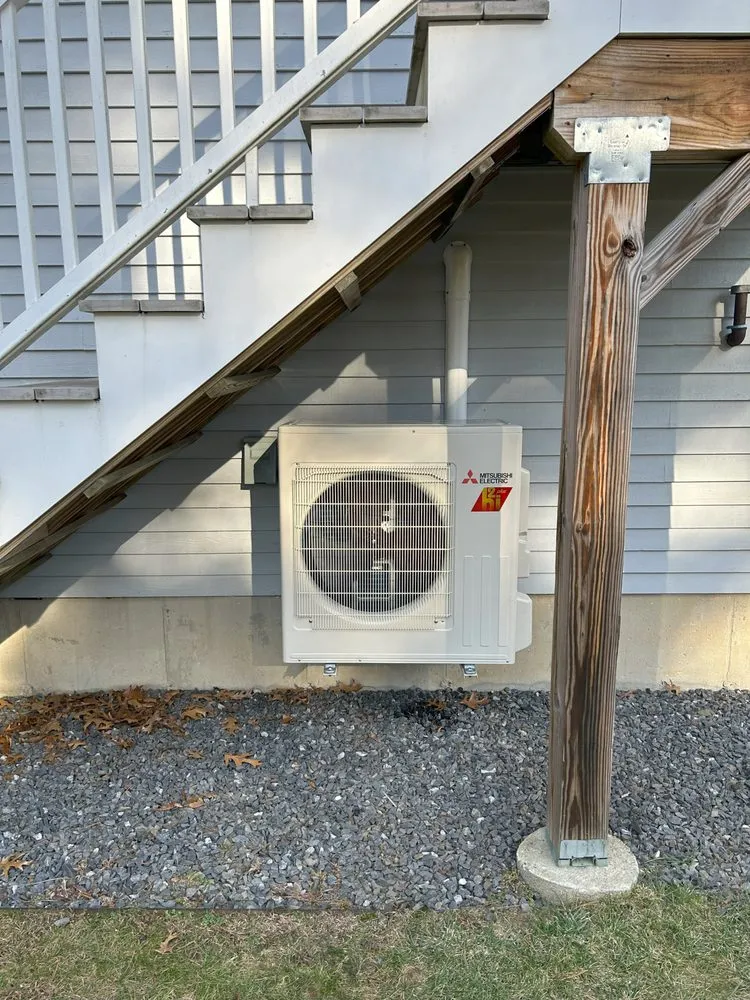 Slide of Hometown Heating & Air