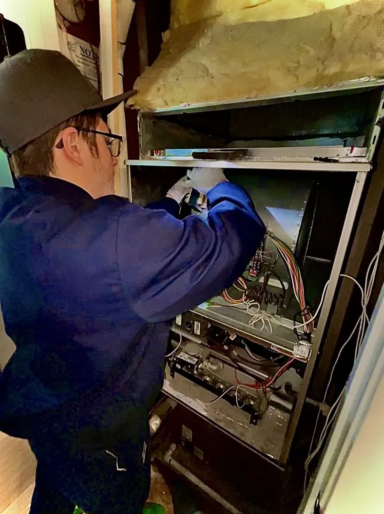 Slide of Hometown Heating & Air Conditioning