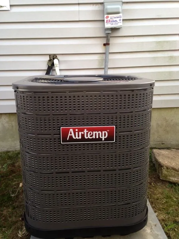 Slide of HR Heating, Air Conditioning & Refrigeration