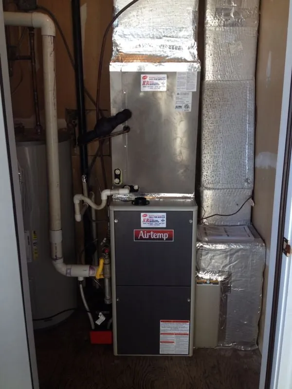 Slide of HR Heating, Air Conditioning & Refrigeration