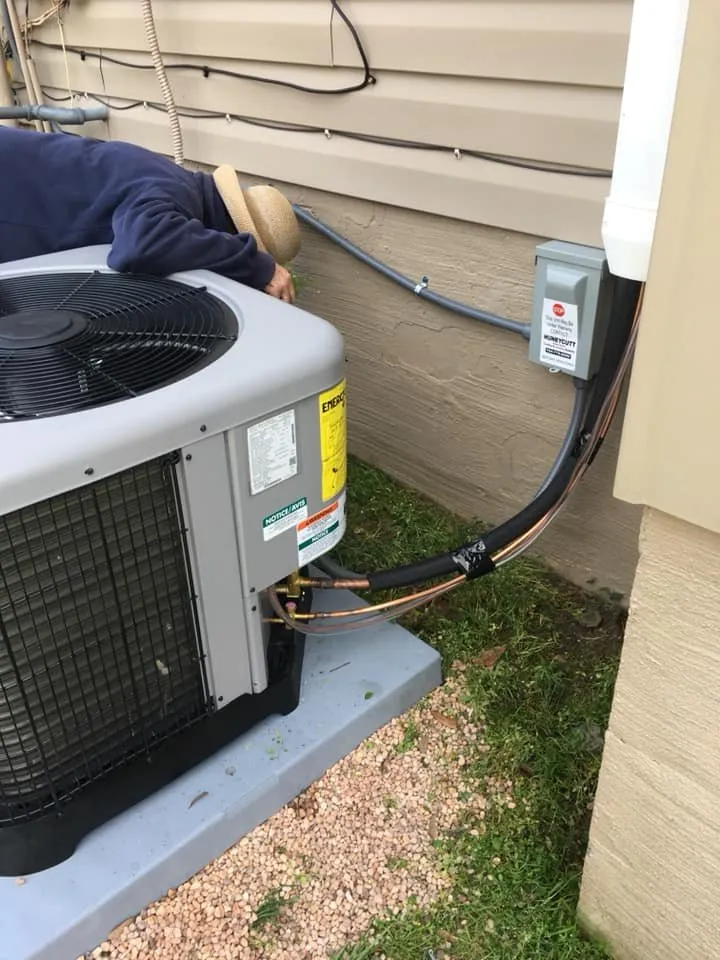 Slide of Huneycutt Cooling & Heating Experts