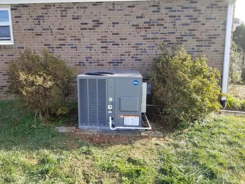 Slide of Huneycutt Cooling & Heating Experts