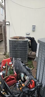 Husky Comfort Air Logo