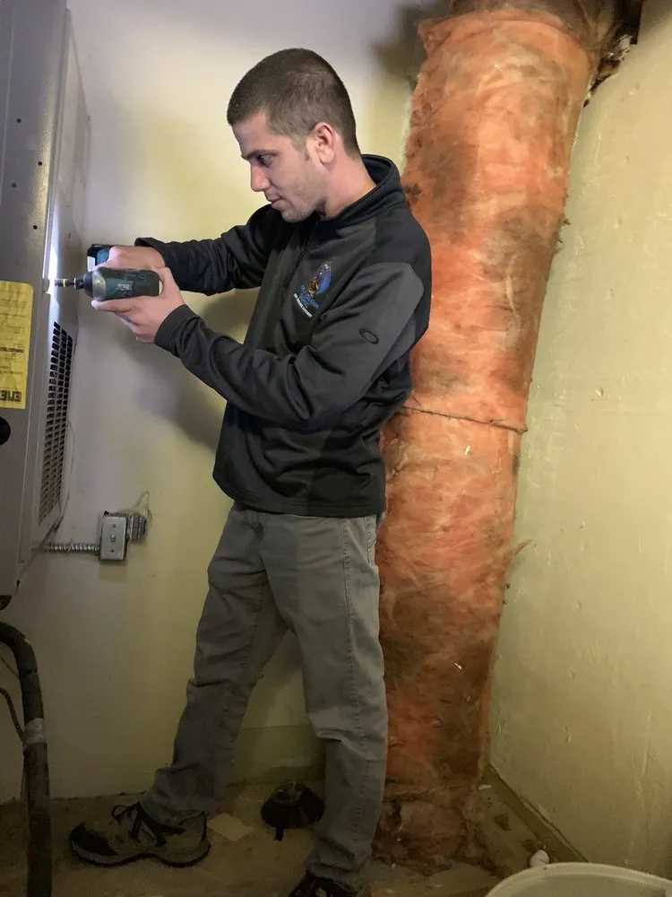 Slide of HVAC & Insulation Gurus