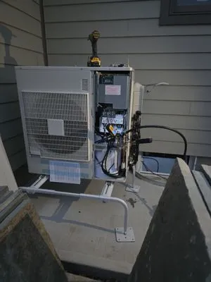 HVAC Variedades STLA Logo