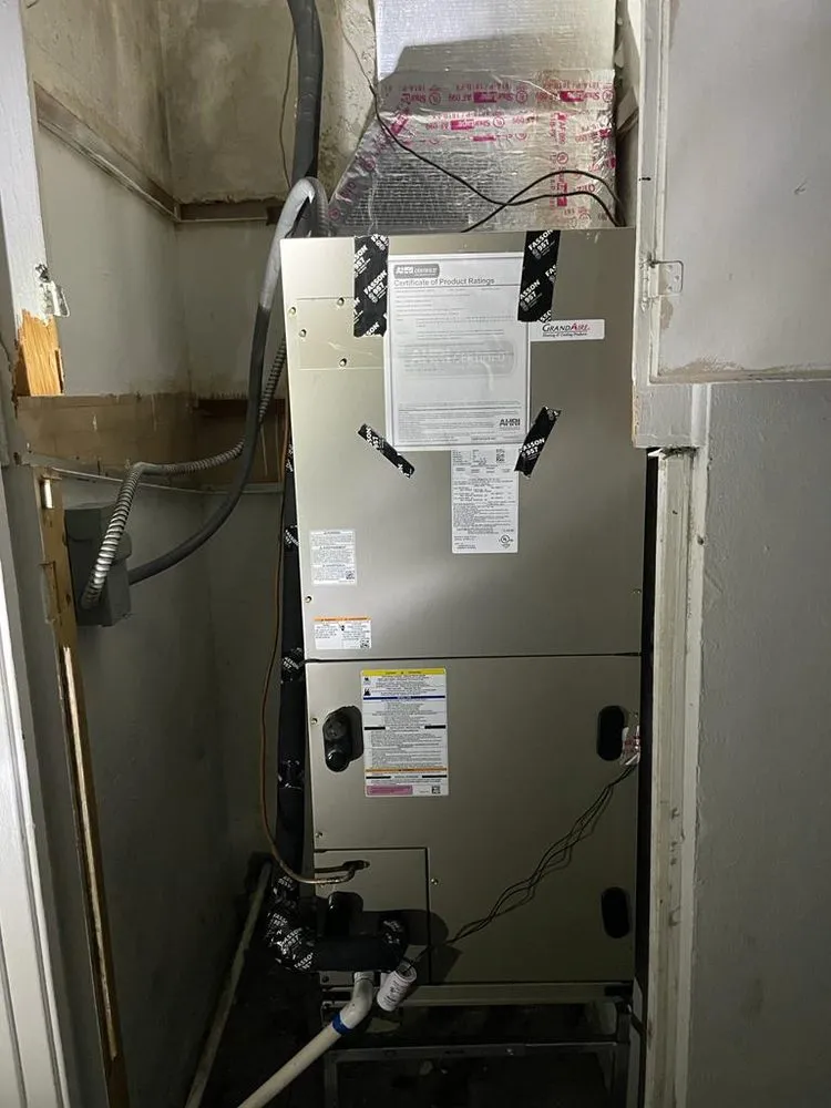 Slide of Iguara Air Conditioning Services