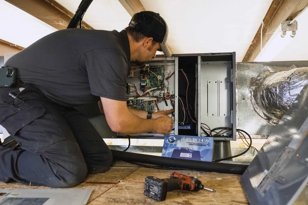 Slide of Indoor Climate Experts - Heating and Cooling Services