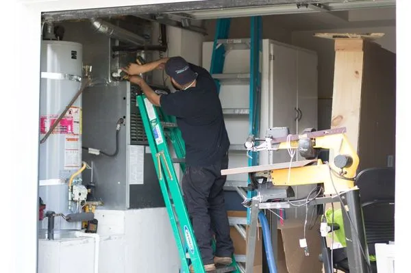 Innovation Legendary Logo