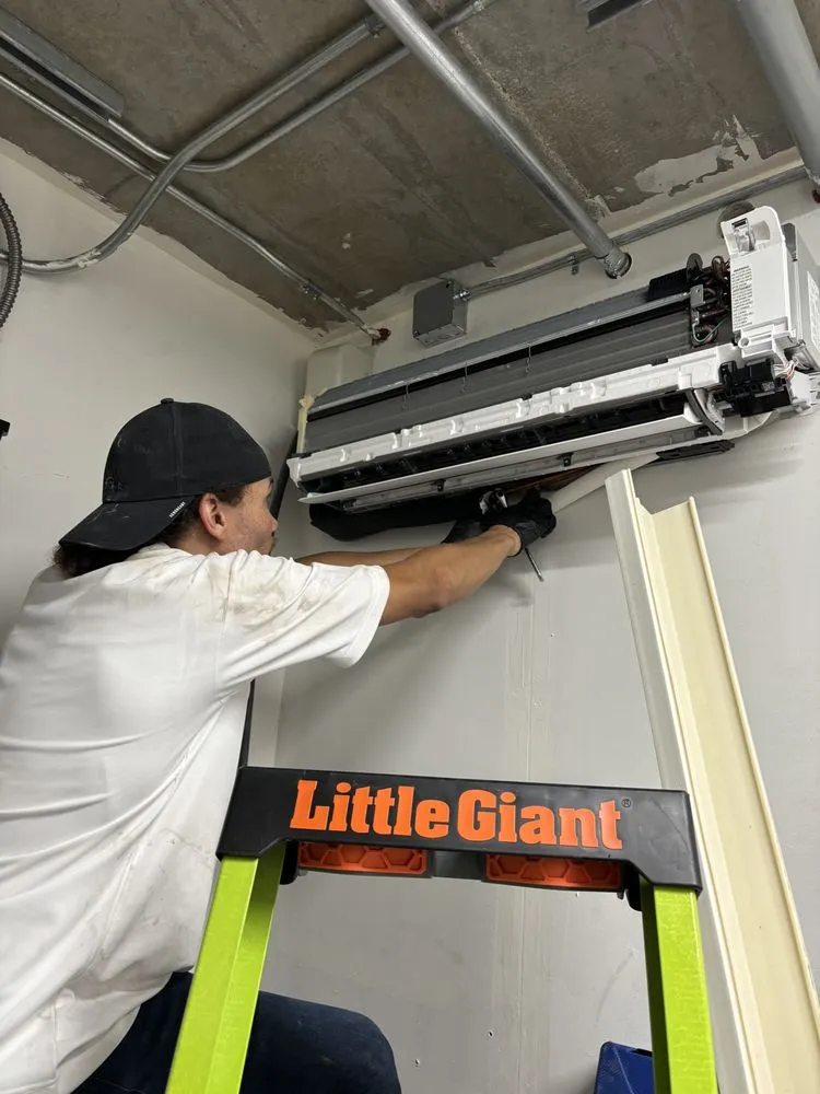 Slide of Isaiah Luke Appliance Repair