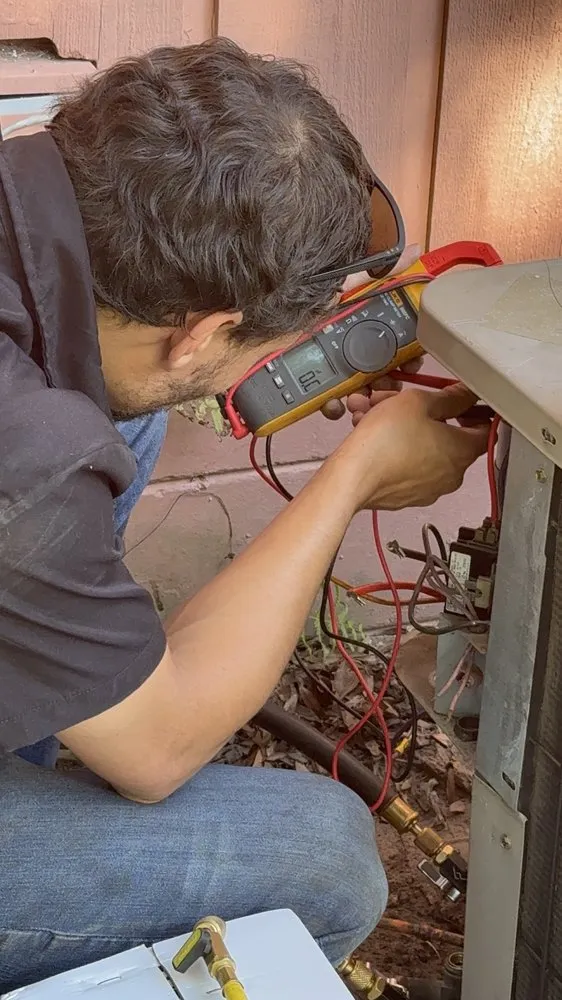 Slide of Isaiah Luke Appliance Repair