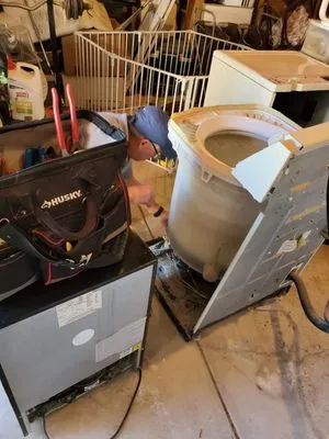 IV Pro Handyman Logo