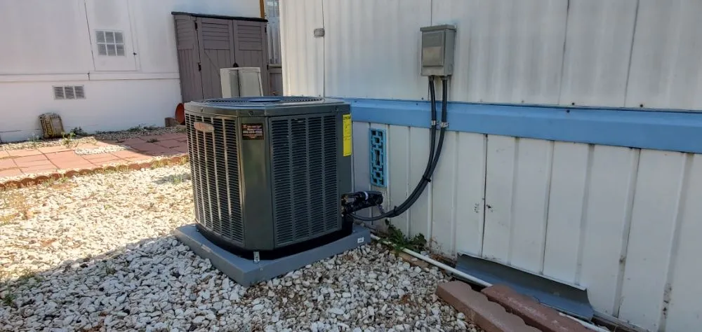 Slide of Izzy Heating & Air Conditioning