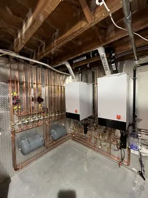 Izzy Plumbing & Heating Logo