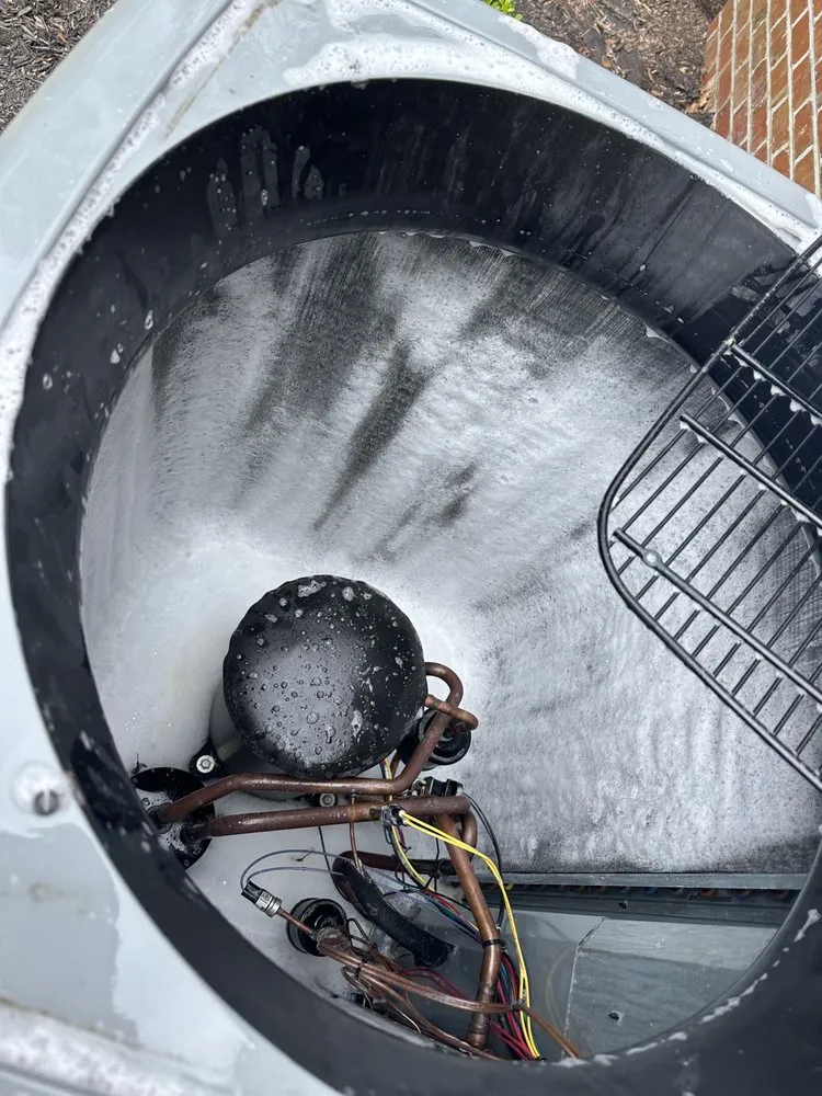 Slide of Jayy’s HVAC Maintenance