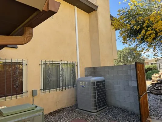 J.E. Solutions Heating & Cooling Logo